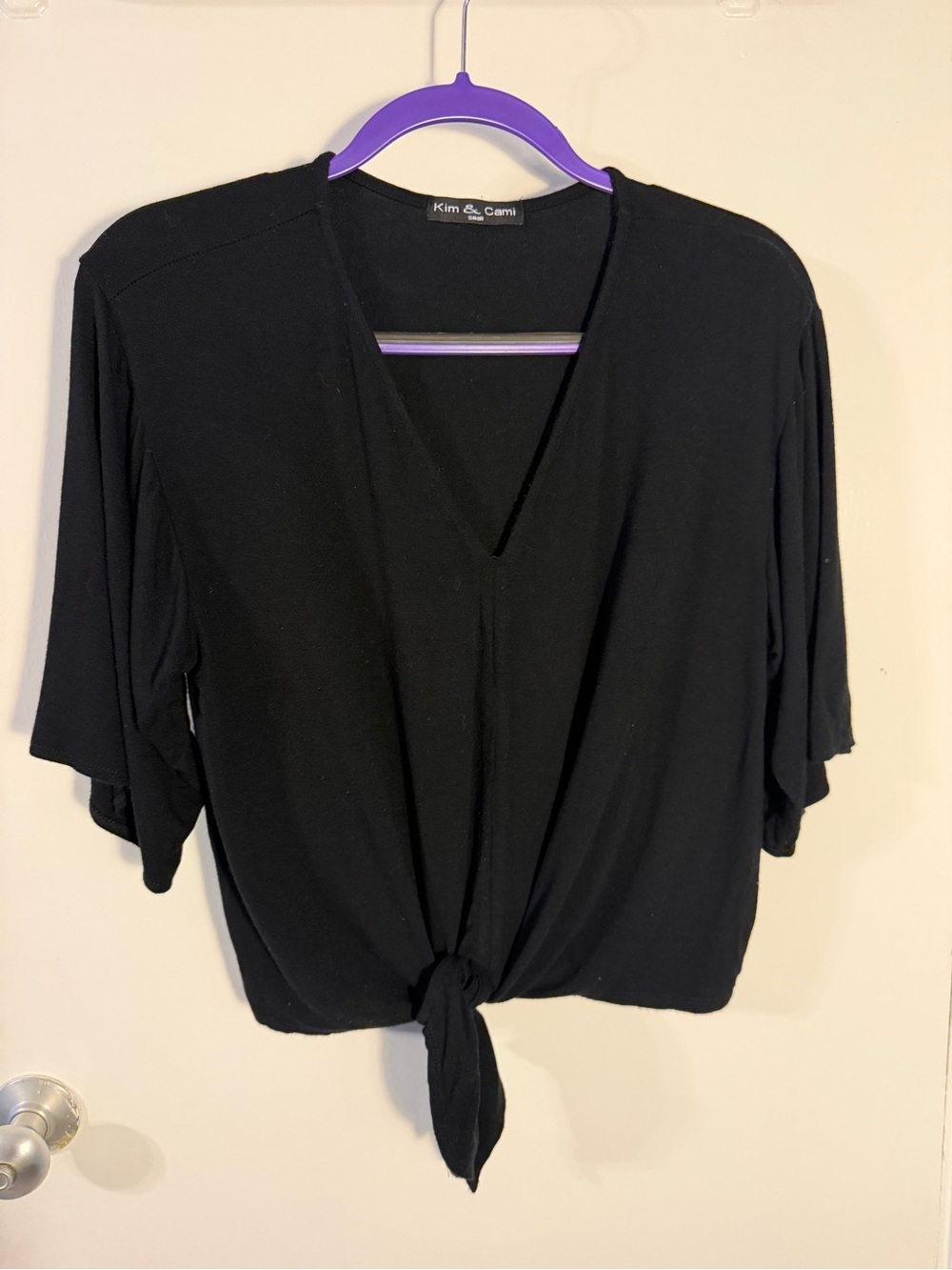 Kim & Cami Black V-Neck Tie-Front Crop Top Small